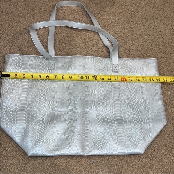 Bath and Body Works Full Zip Tote Bag Large - Picture 4 of 9